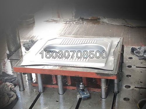 廠家直銷不銹鋼蹲便 可根據用戶需求定制